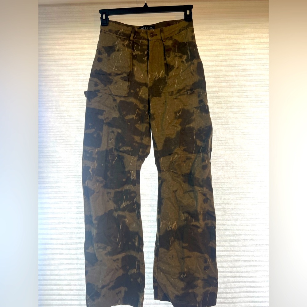 Lioness camo pants  XS